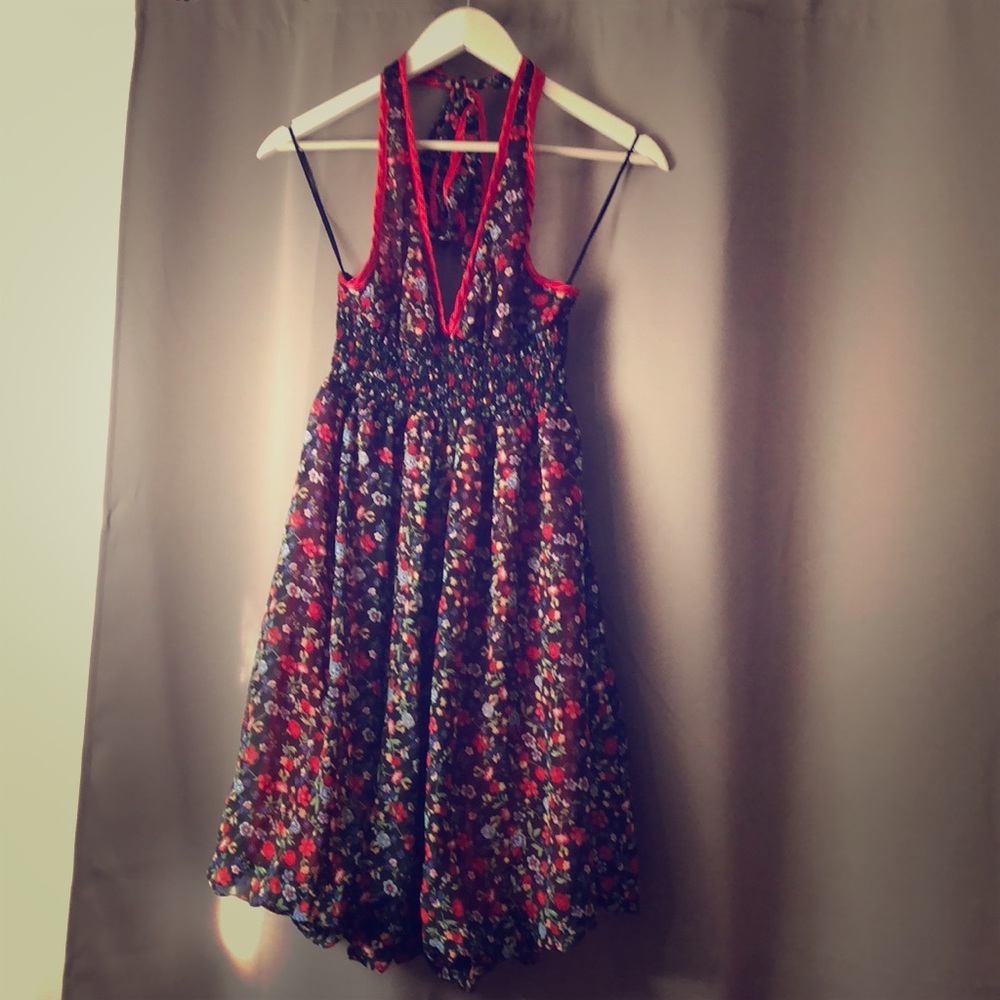 Gorgeous, backless pinup style dress